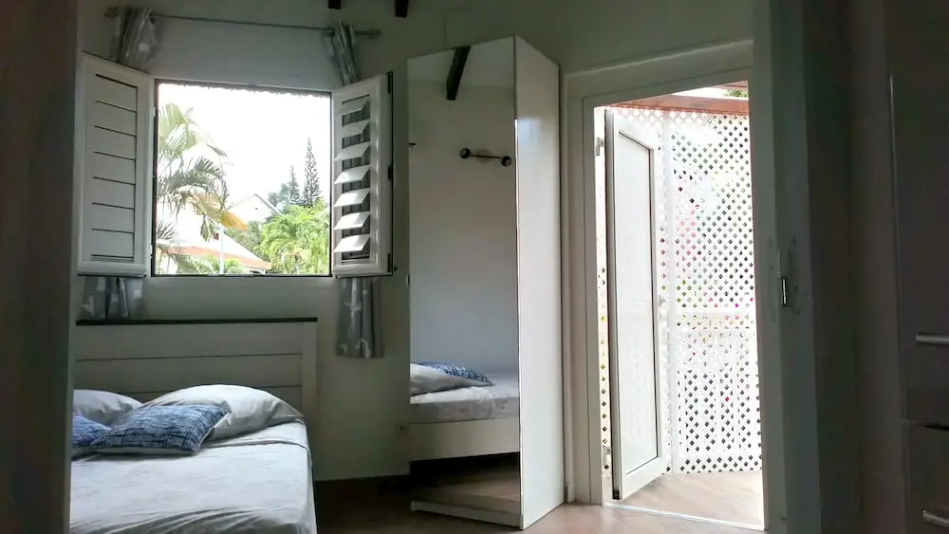 Bungalow With one Bedroom in Le Gosier, With Pool Access, Enclosed Gar