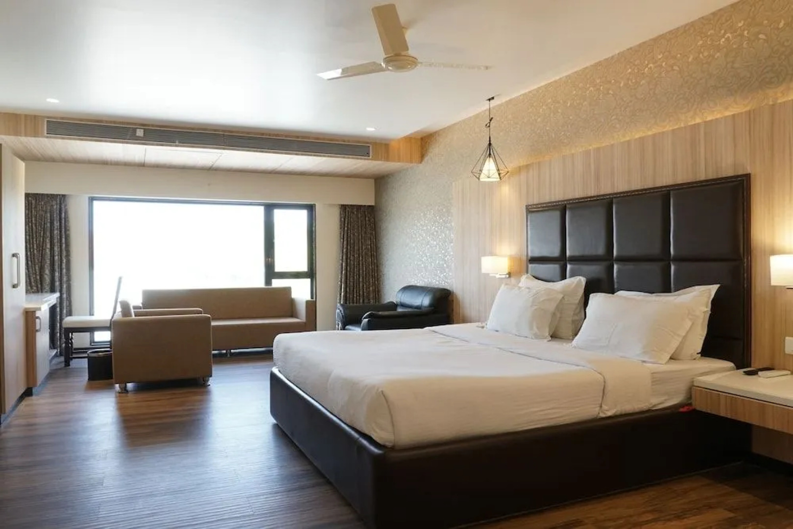 Palette Four Seasons Recreation Resort