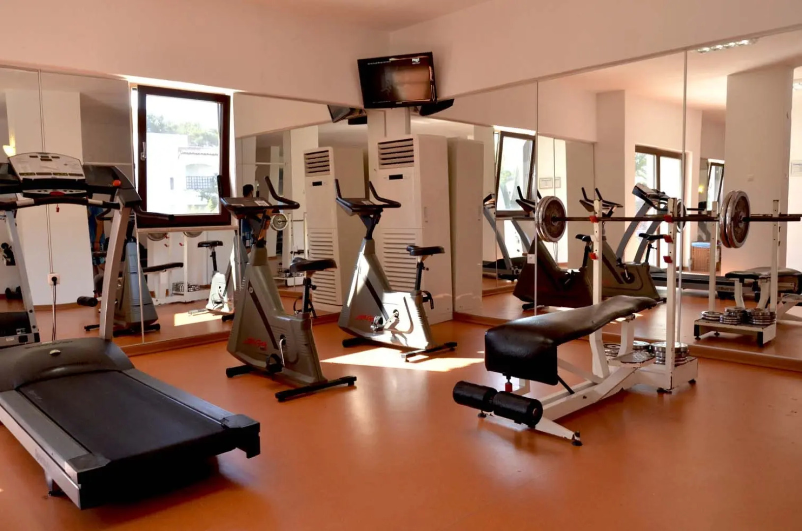 Отель Emelda Sun Club