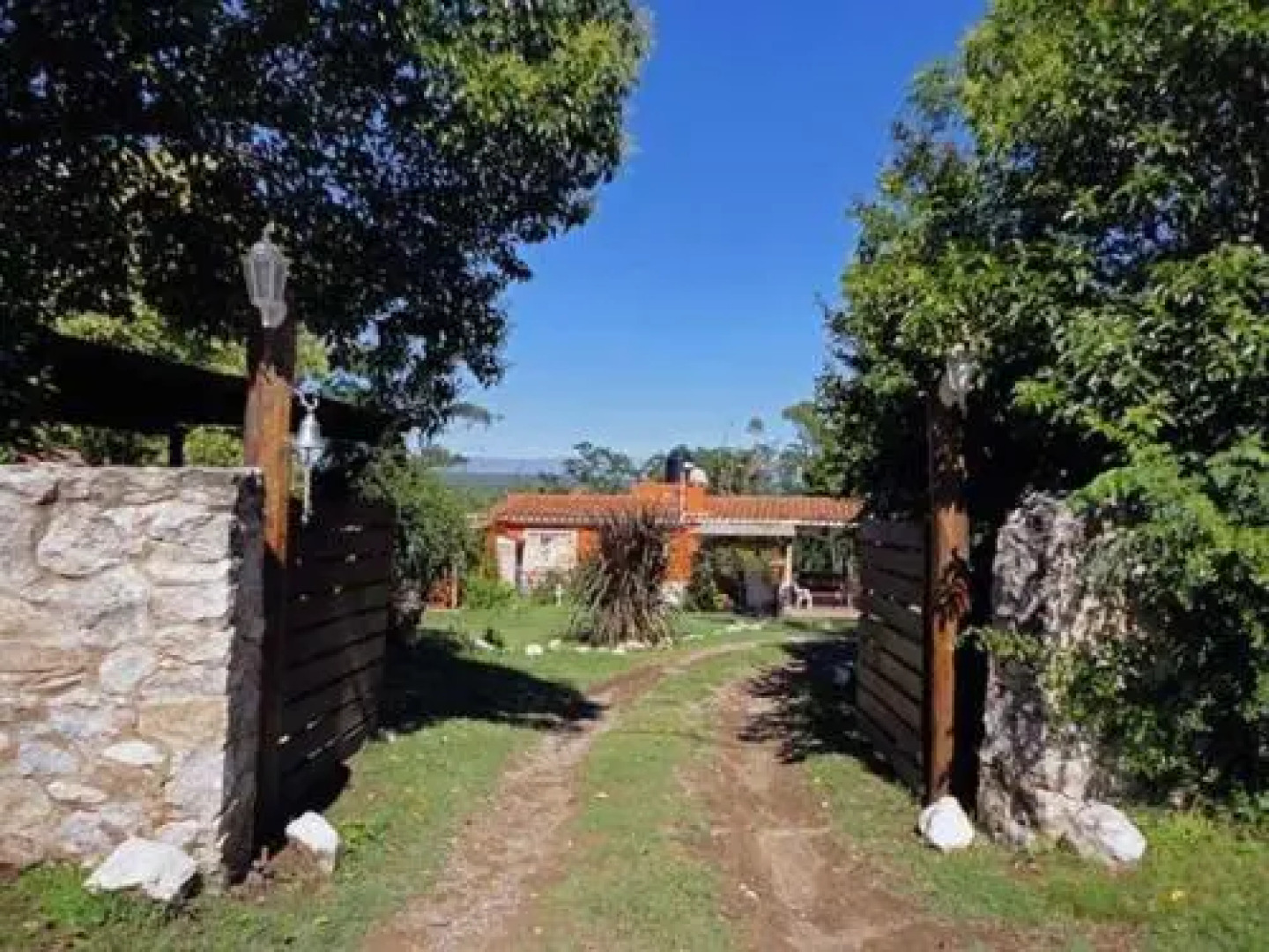 Luna Cautiva Casa de Campo