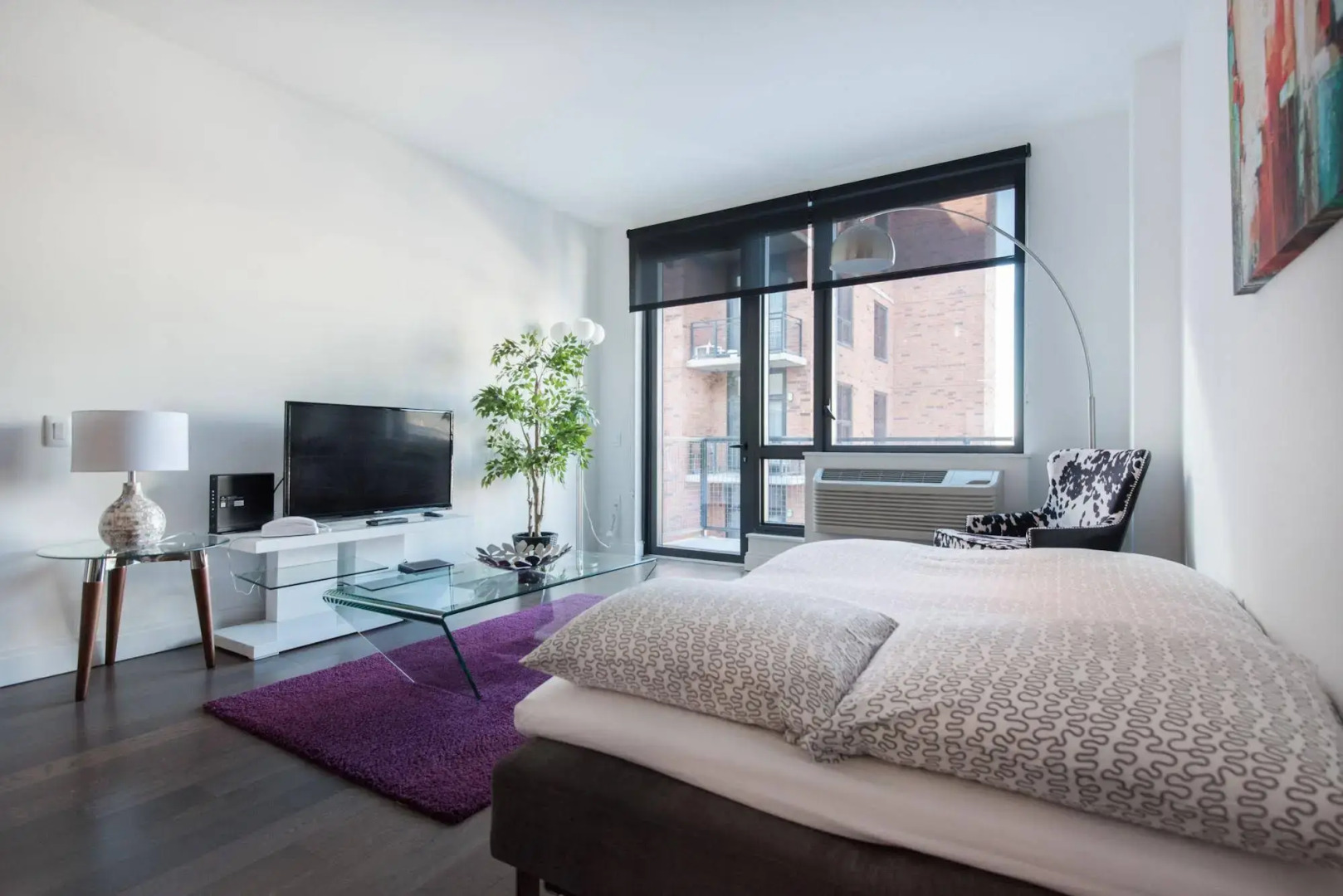 Dharma Home Suites JC at the Arts District