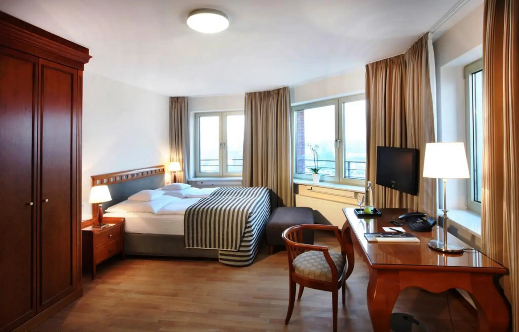 Lindner Hotel & Residence Main Plaza