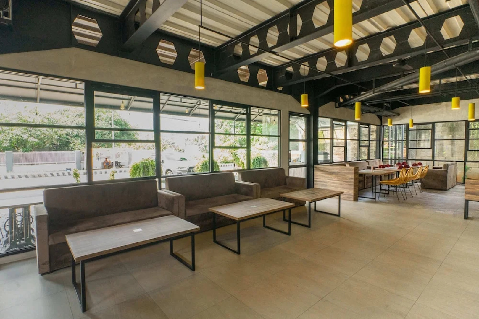 Summerville Hotel & Coffee Shop