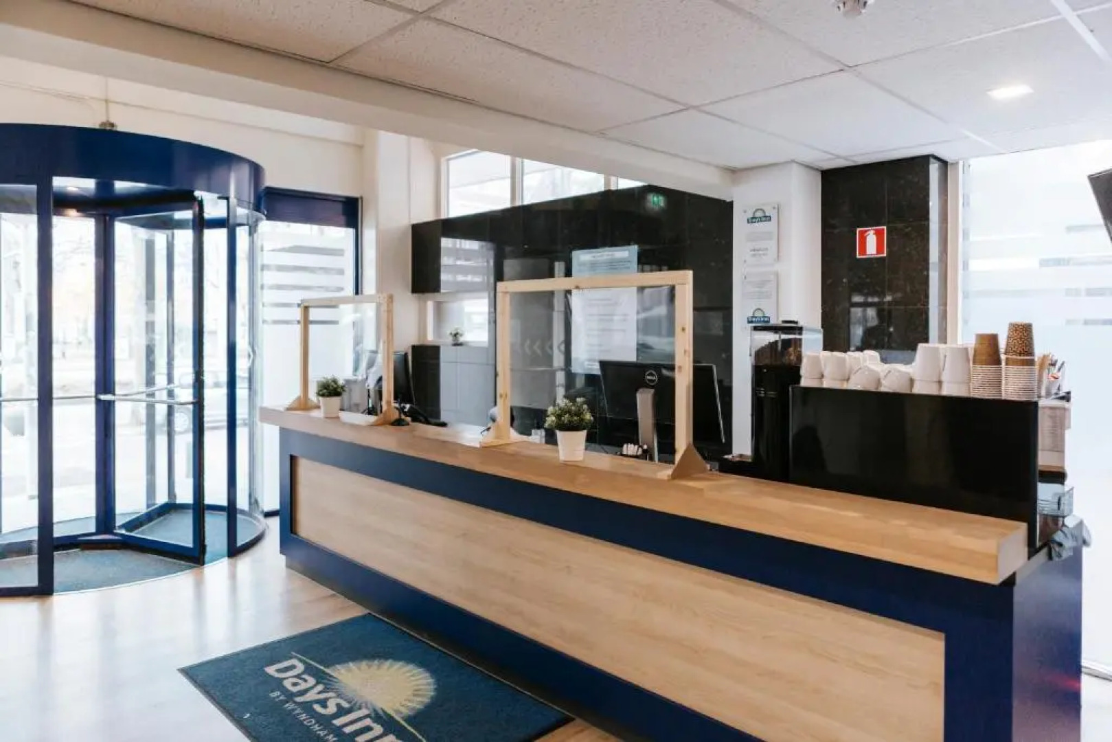 Rotterdam Teleport Hotel