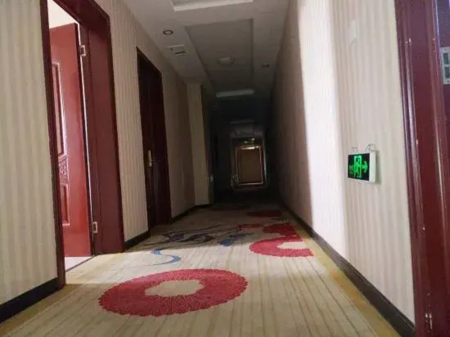 Ditan Hotel, Alxa Right Banner