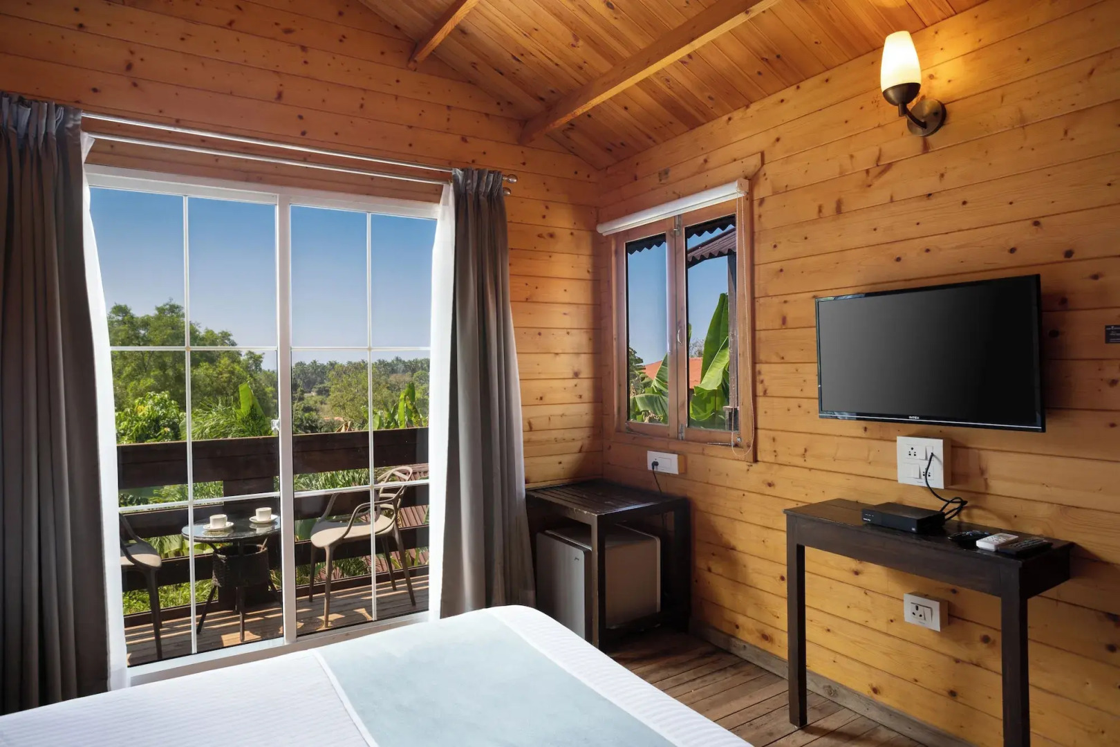 White woods Resort & Spa