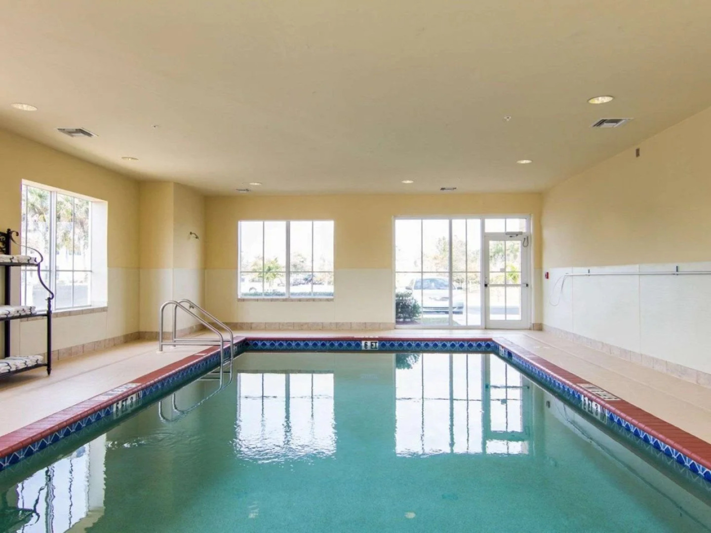 Comfort Inn & Suites Fort Myers Airport