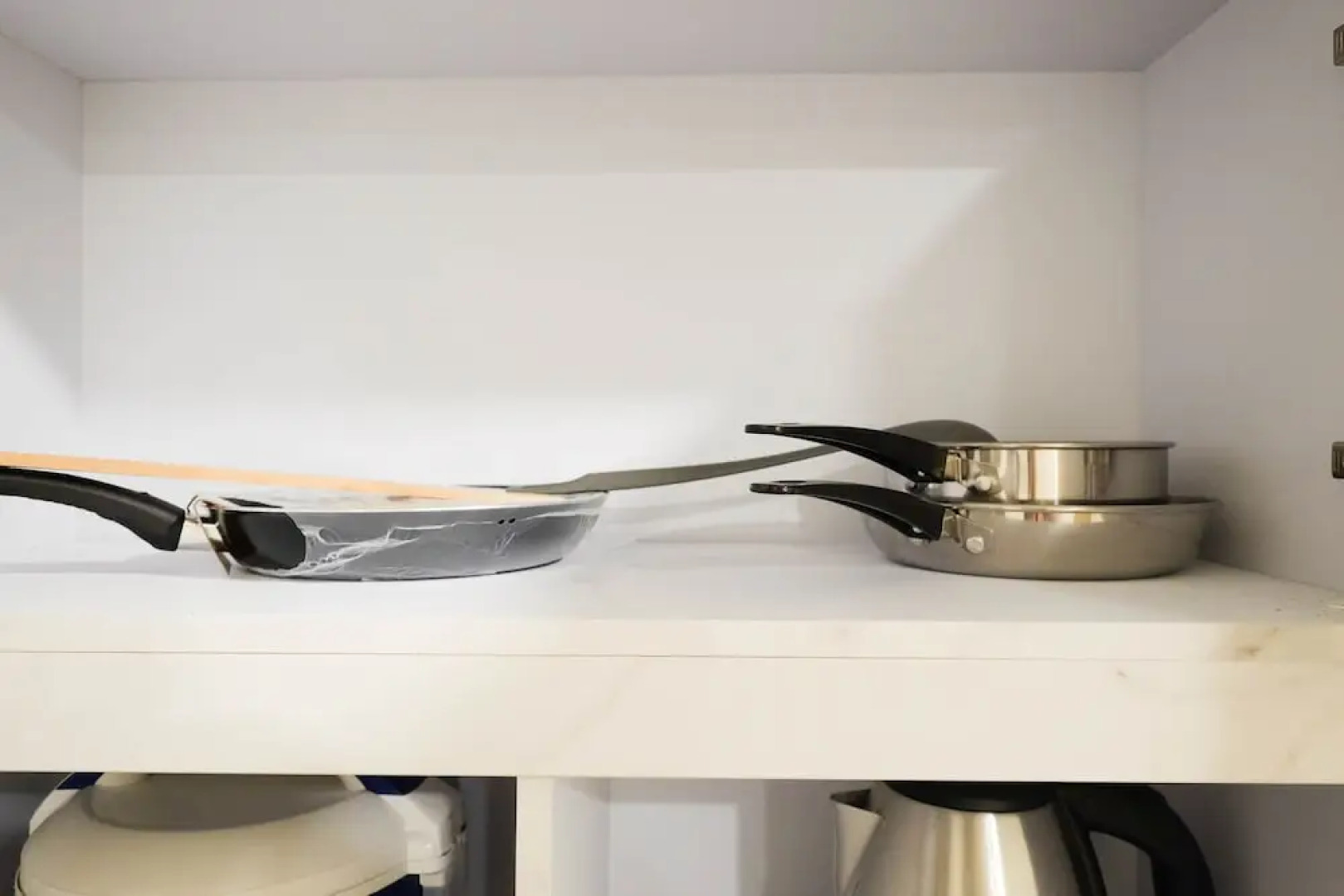 Homey And Cozy Living 1Br + Working Room At Meikarta Apartment