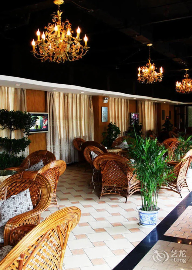 Xiongfei Holiday Hotel - Zigong