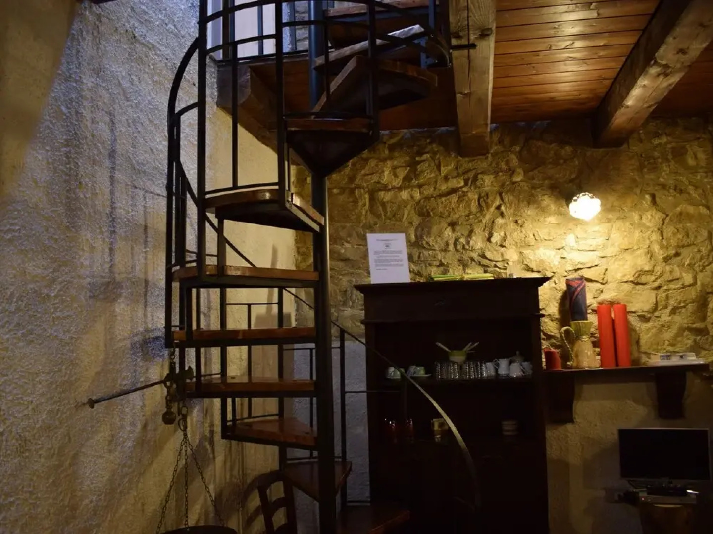 Completely Surrounded by Nature, a Lovely Pool, Sun, Relax!