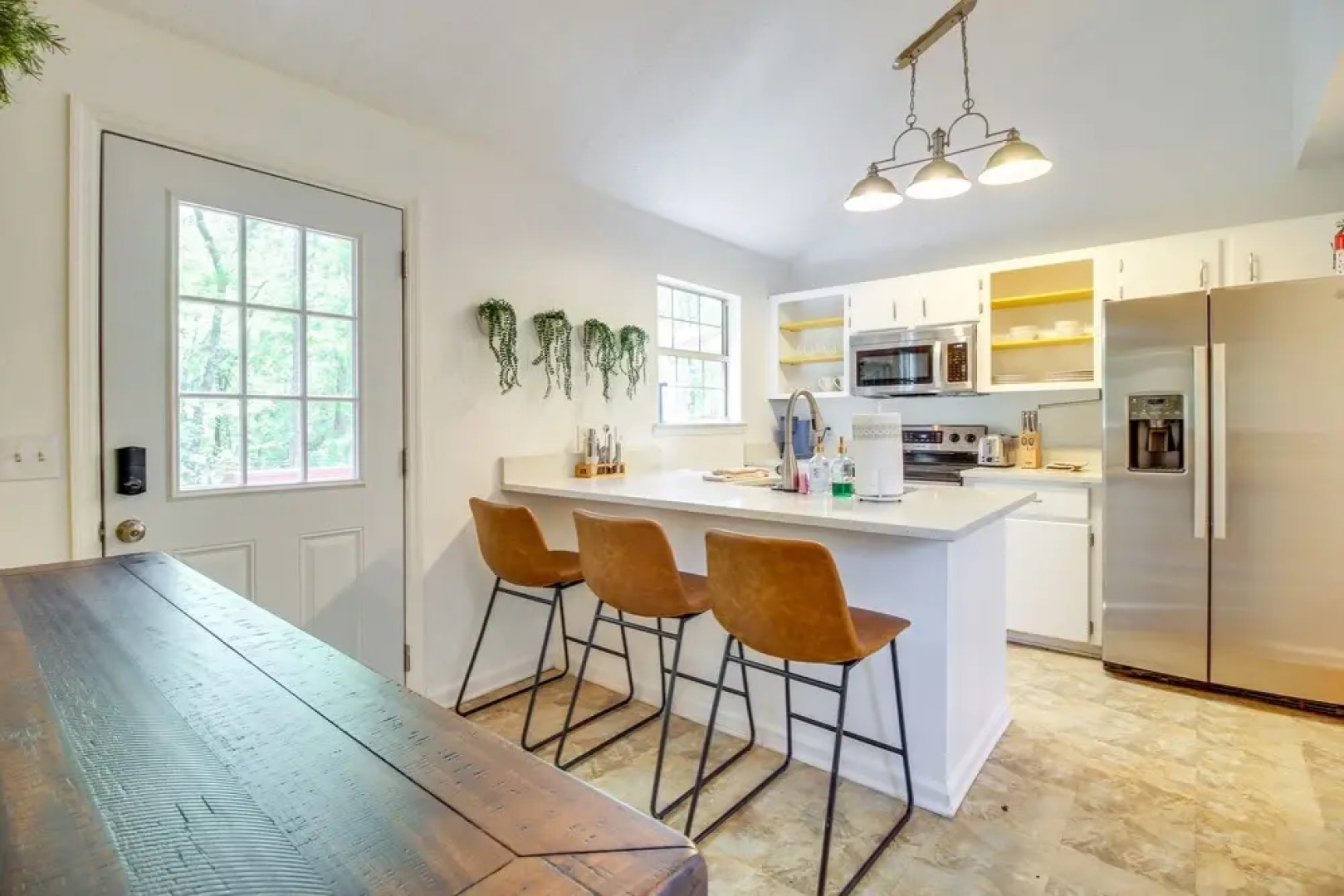 Cheerful Savannah Vacation Rental With Fire Pit!