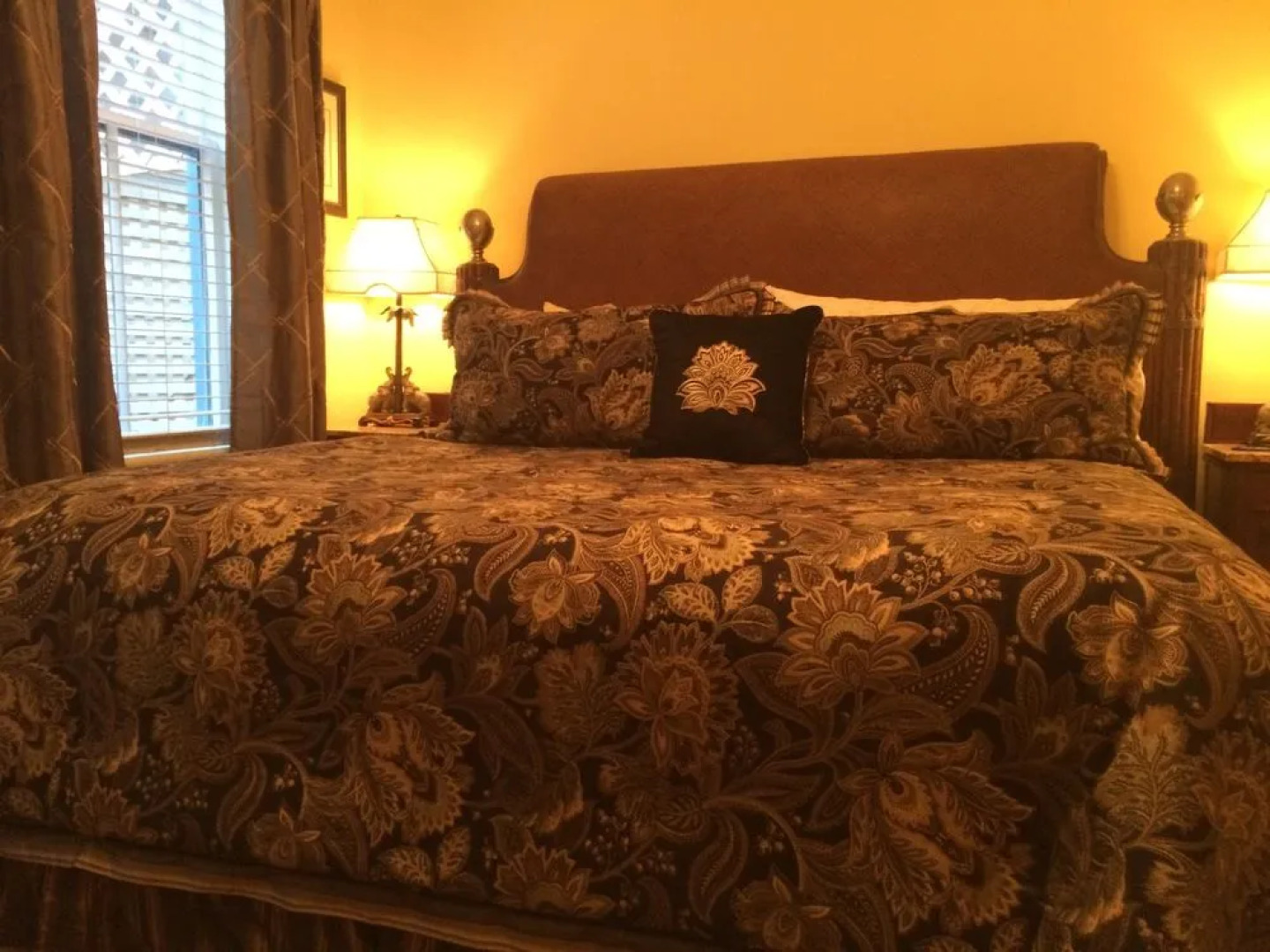 Victorian House Bed & Breakfast