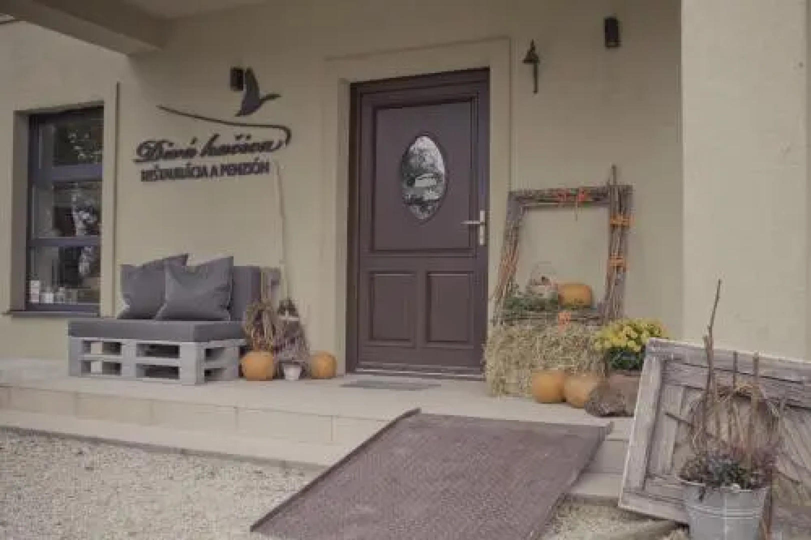 Divá Kačica Restaurant & Pansion