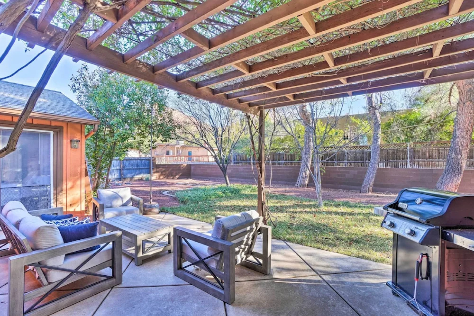 4 Mi to Main Street: Spacious Sedona Home