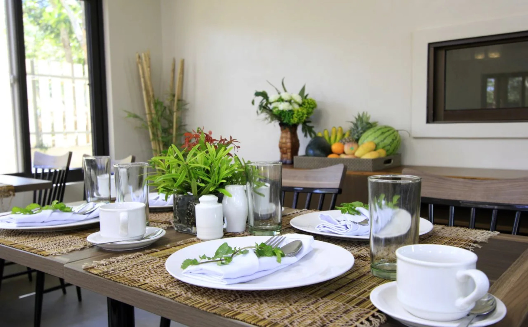 Coron Soleil Express Hotel