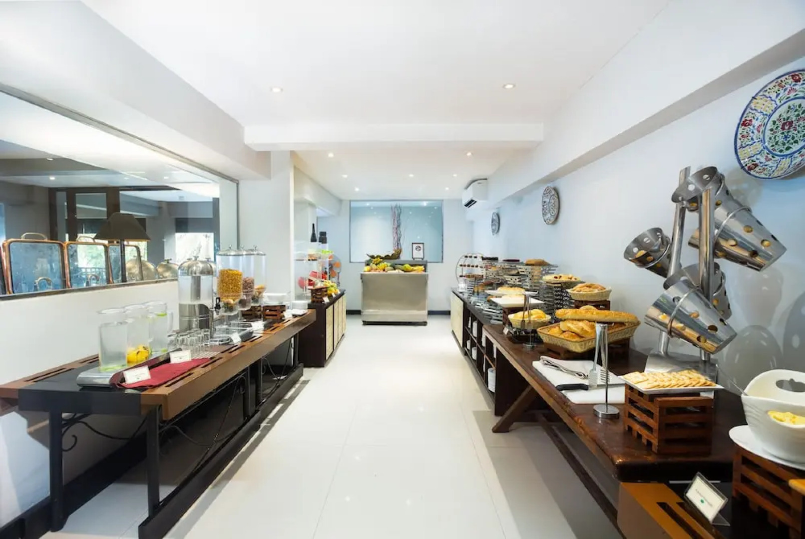 Taprospa  Footprints"