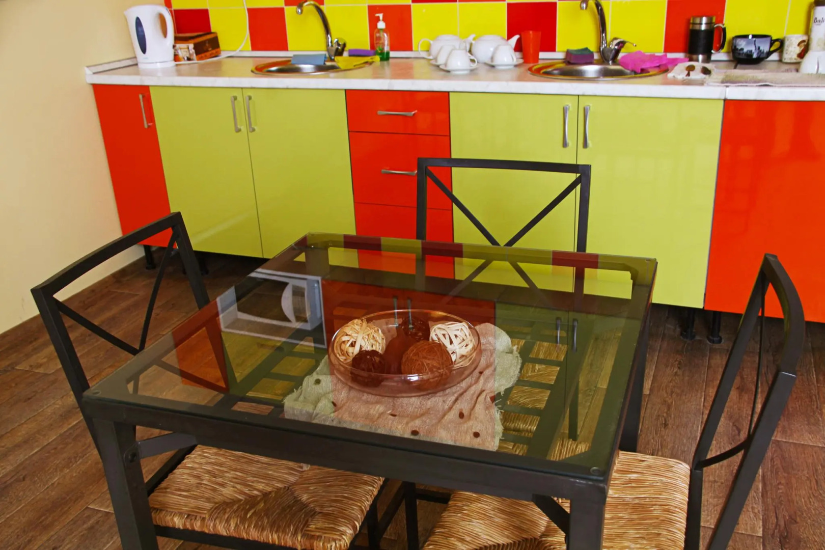 Жить Просто