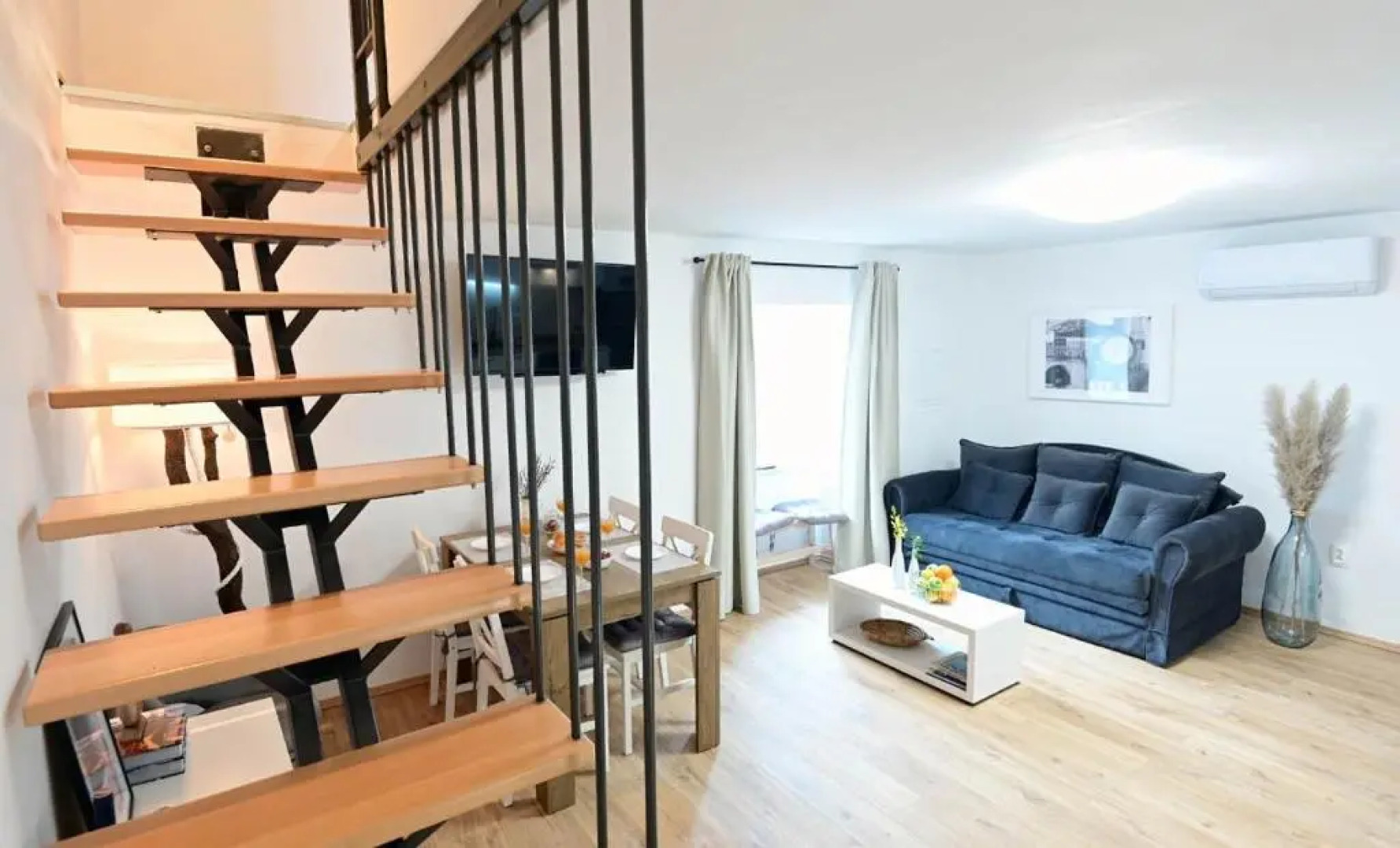 Apartment D & Studio L