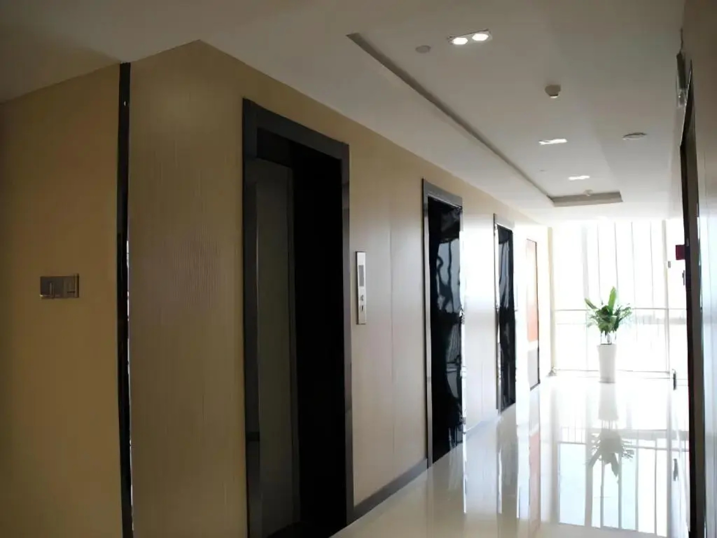 7 Days Premium Jingjiang Fuhai New World Automobile Terminal Branch
