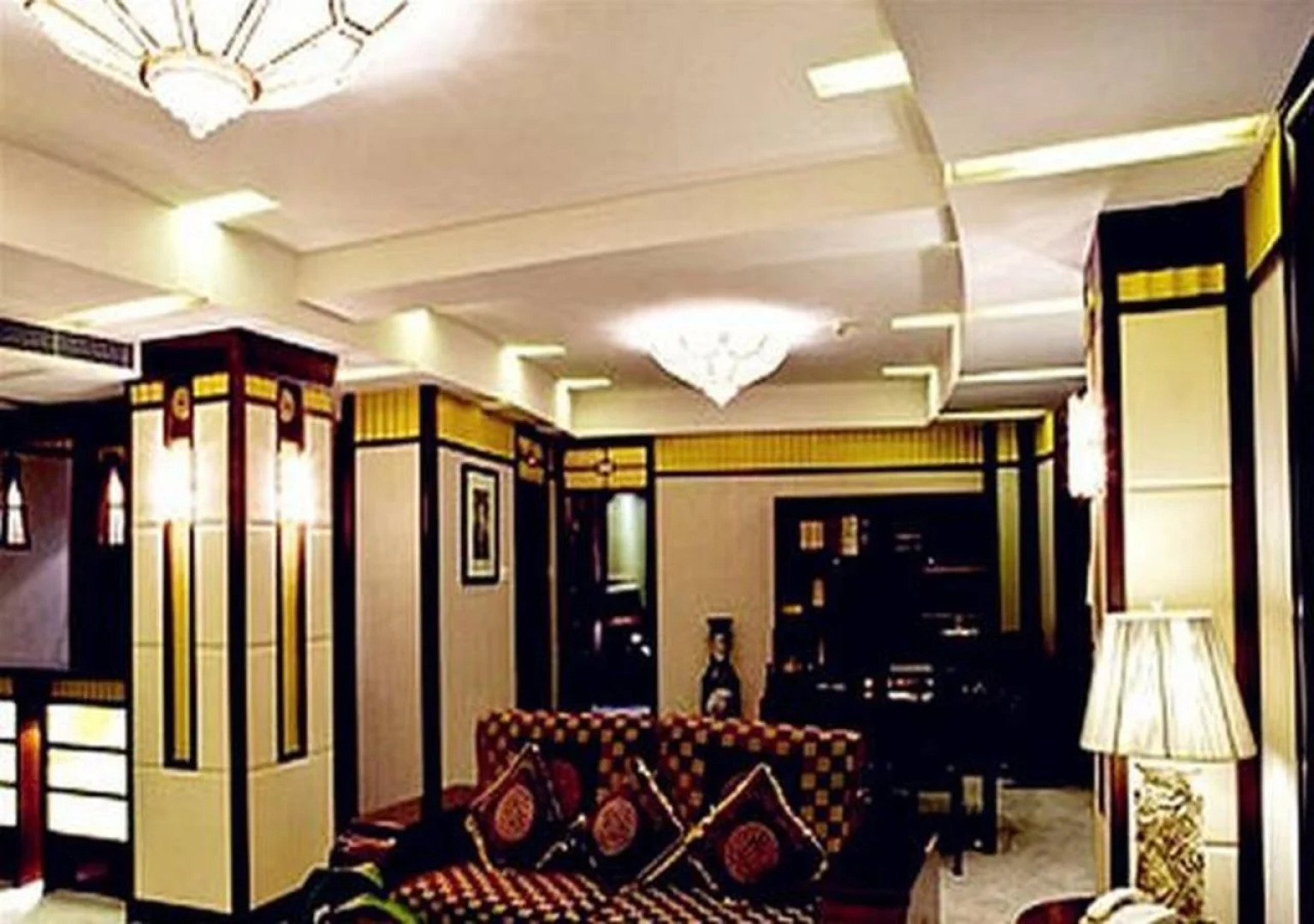 Hongyi Hotel Wuhan University