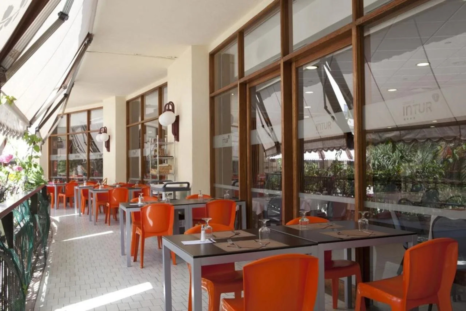 Intelier Orange Hotel