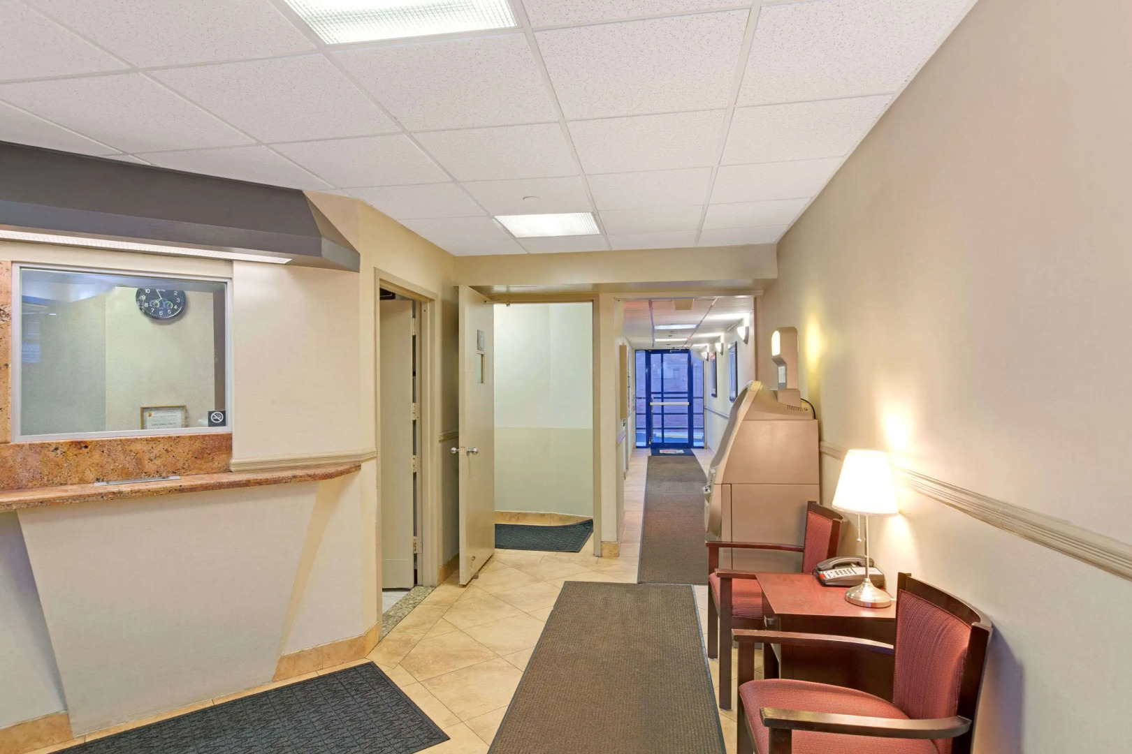 Super 8 by Wyndham Long Island City LGA Hotel