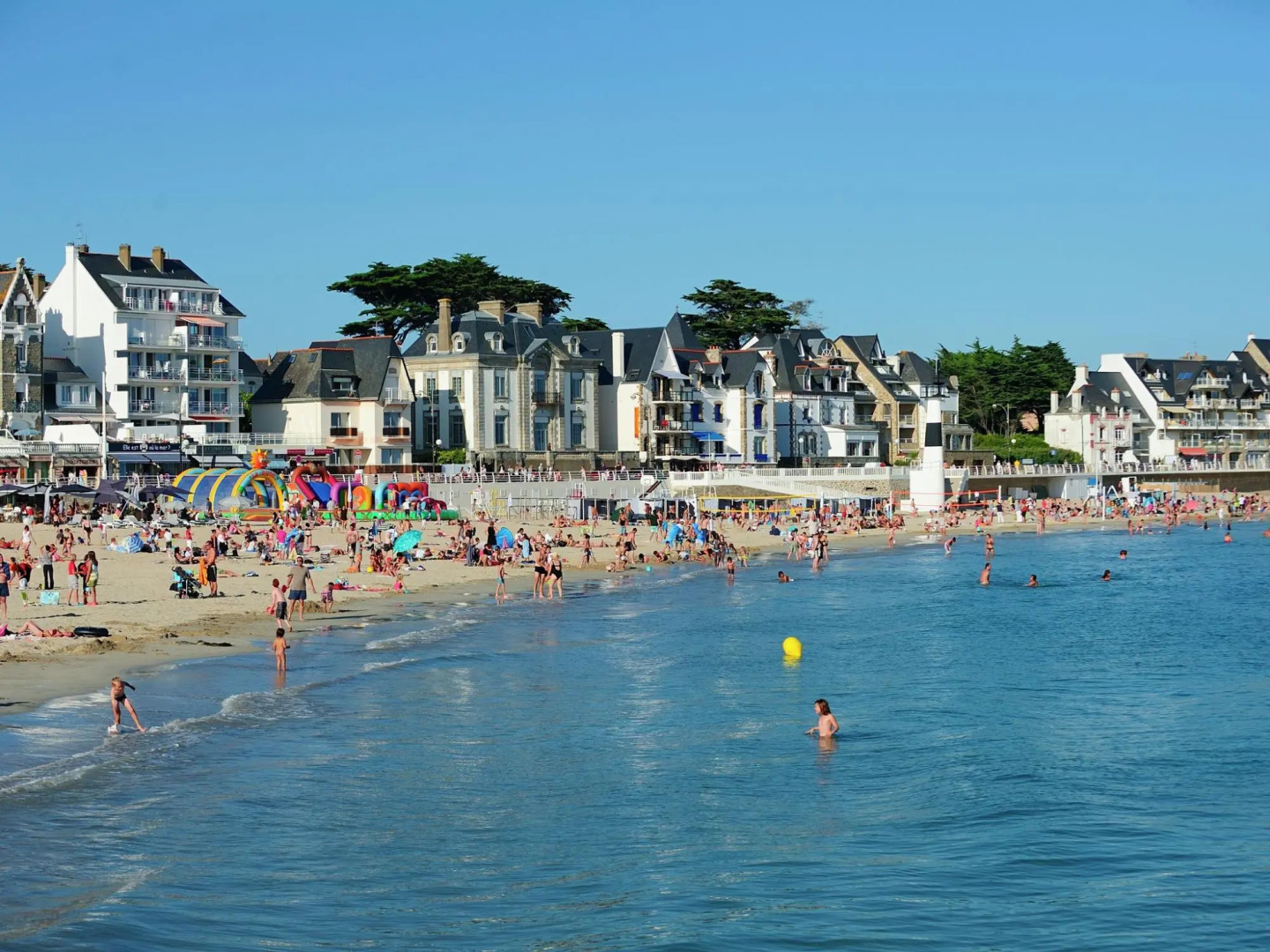 Serene Holiday Home in Pénestin, 300m from the beach