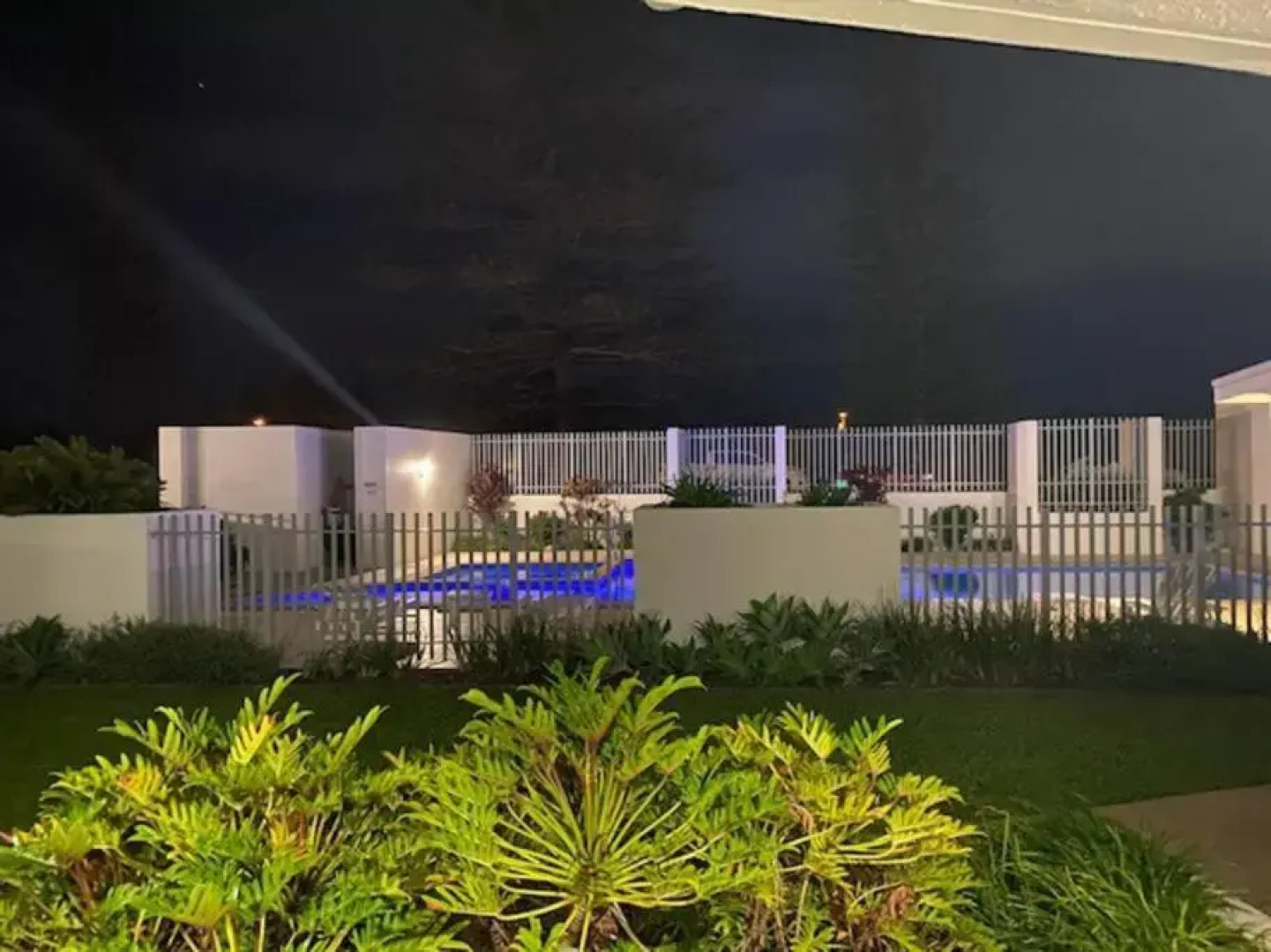 Ground Floor Luxury Oceanfront Apartment