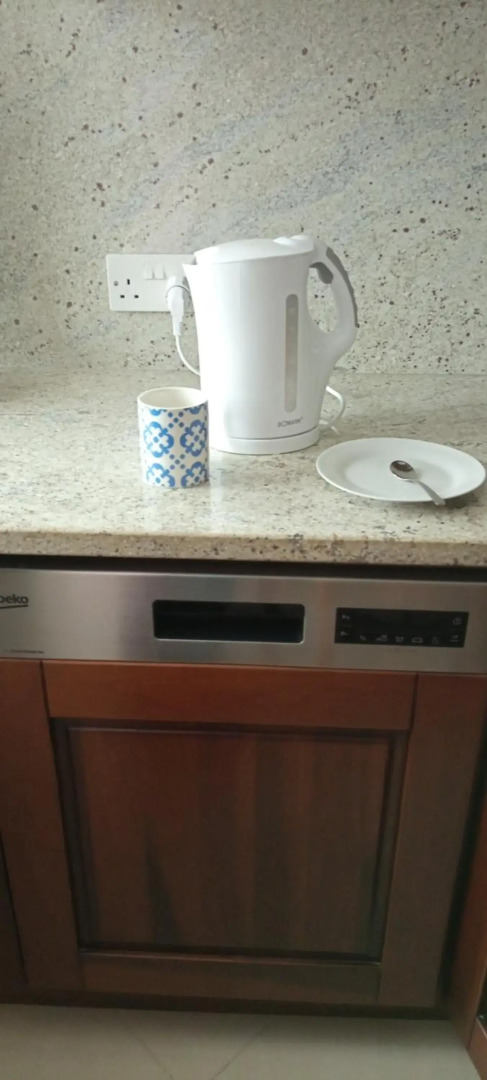 3 Bedroom Air-conditioned Apartment with Roof Terrace