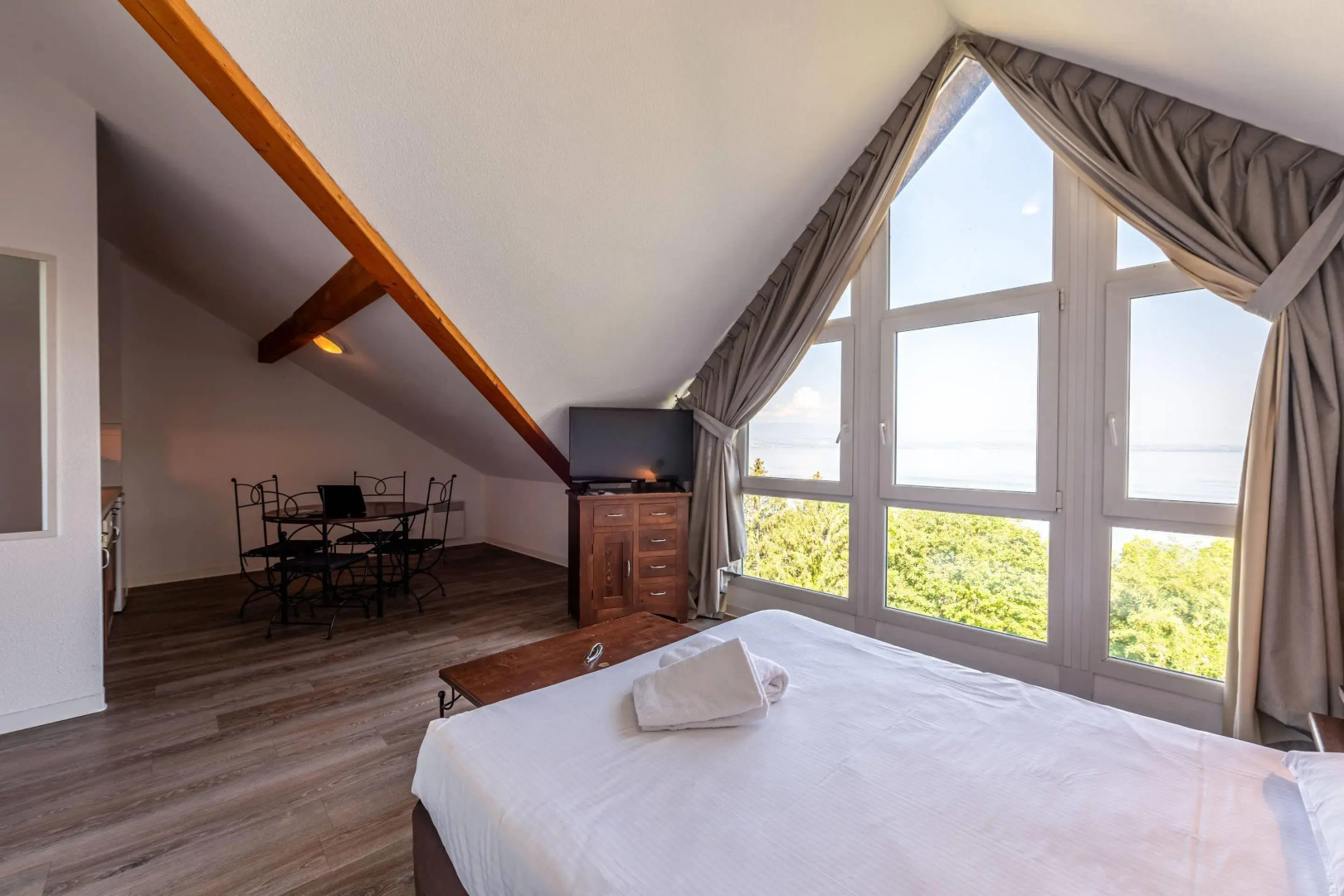 Zenitude Hotel-Residences Les Terrasses du Lac