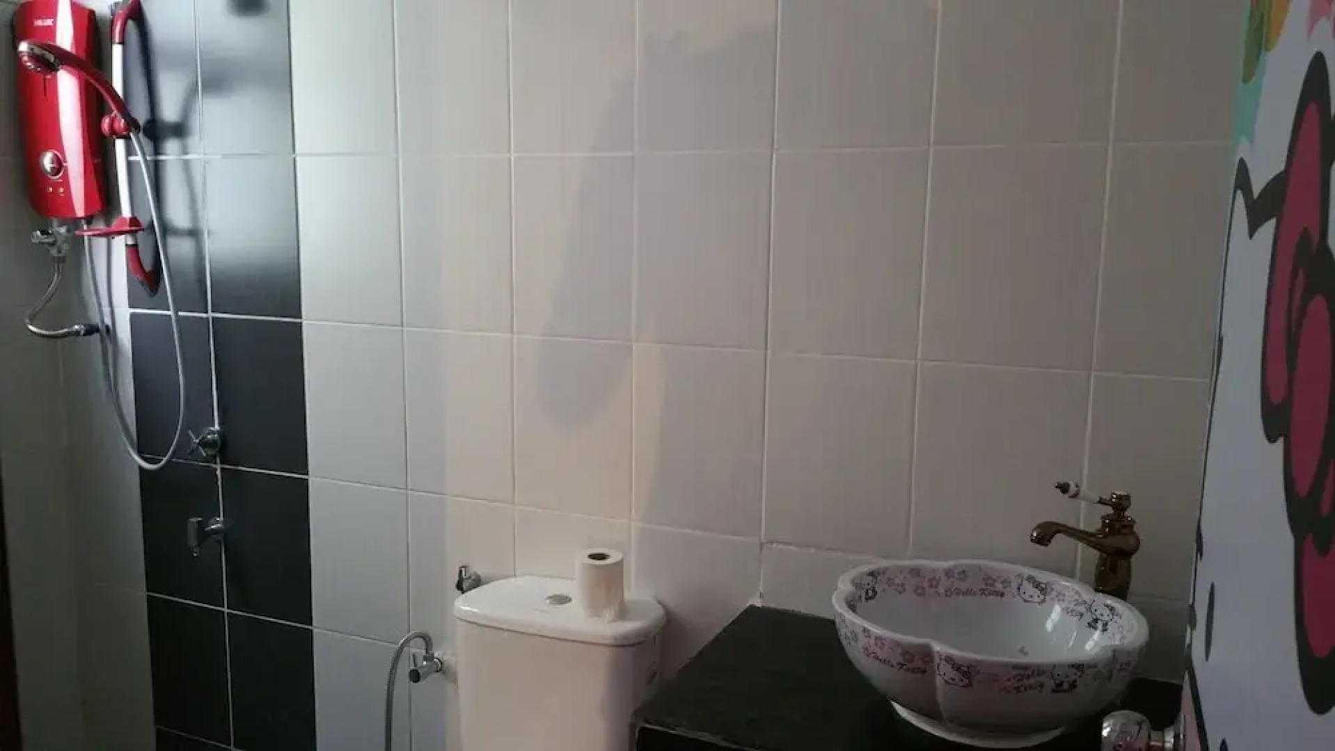 Hello Kitty Signature Suite