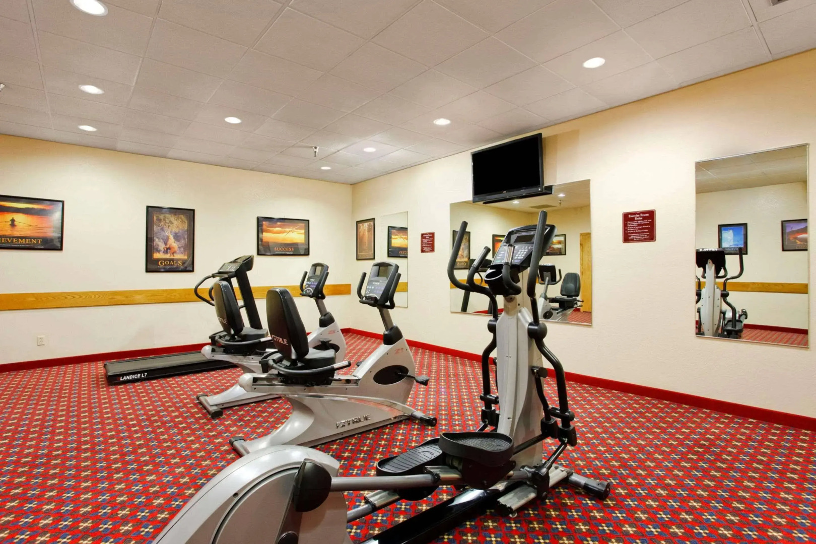 Roosevelt Grand Dakota, SureStay Collection by Best Western