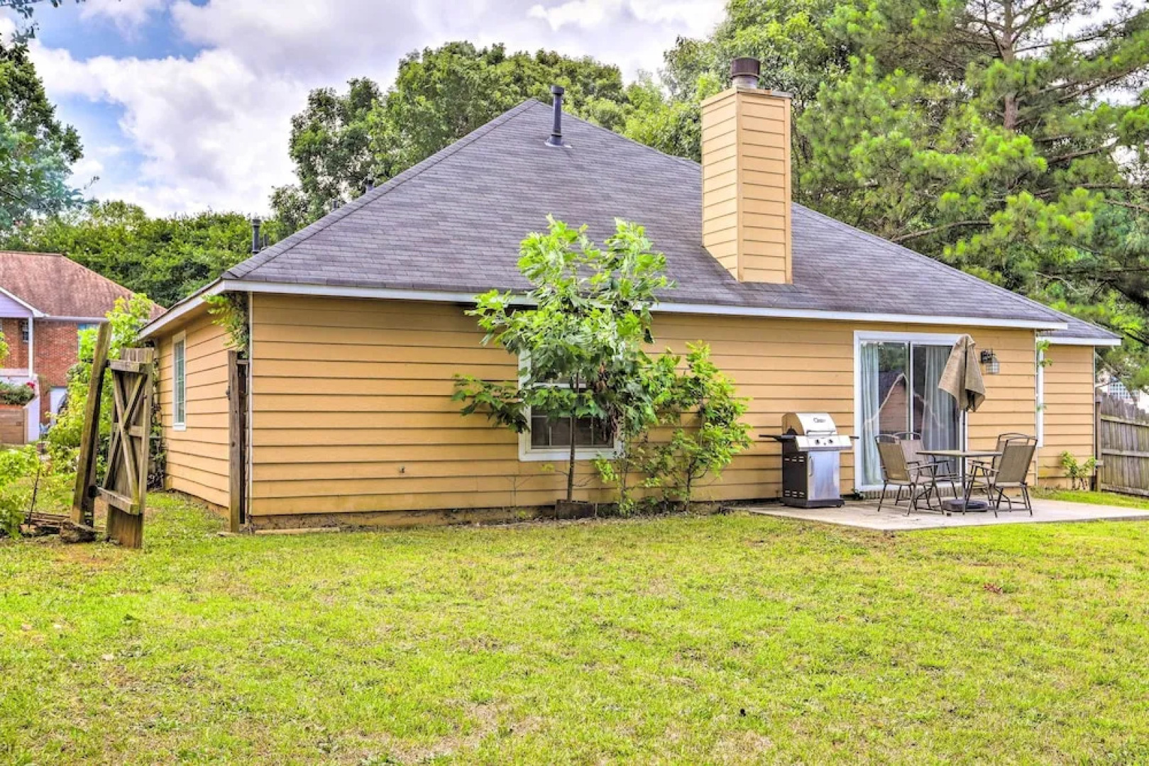 Charming Stockbridge Home: 23 Mi to Atlanta!