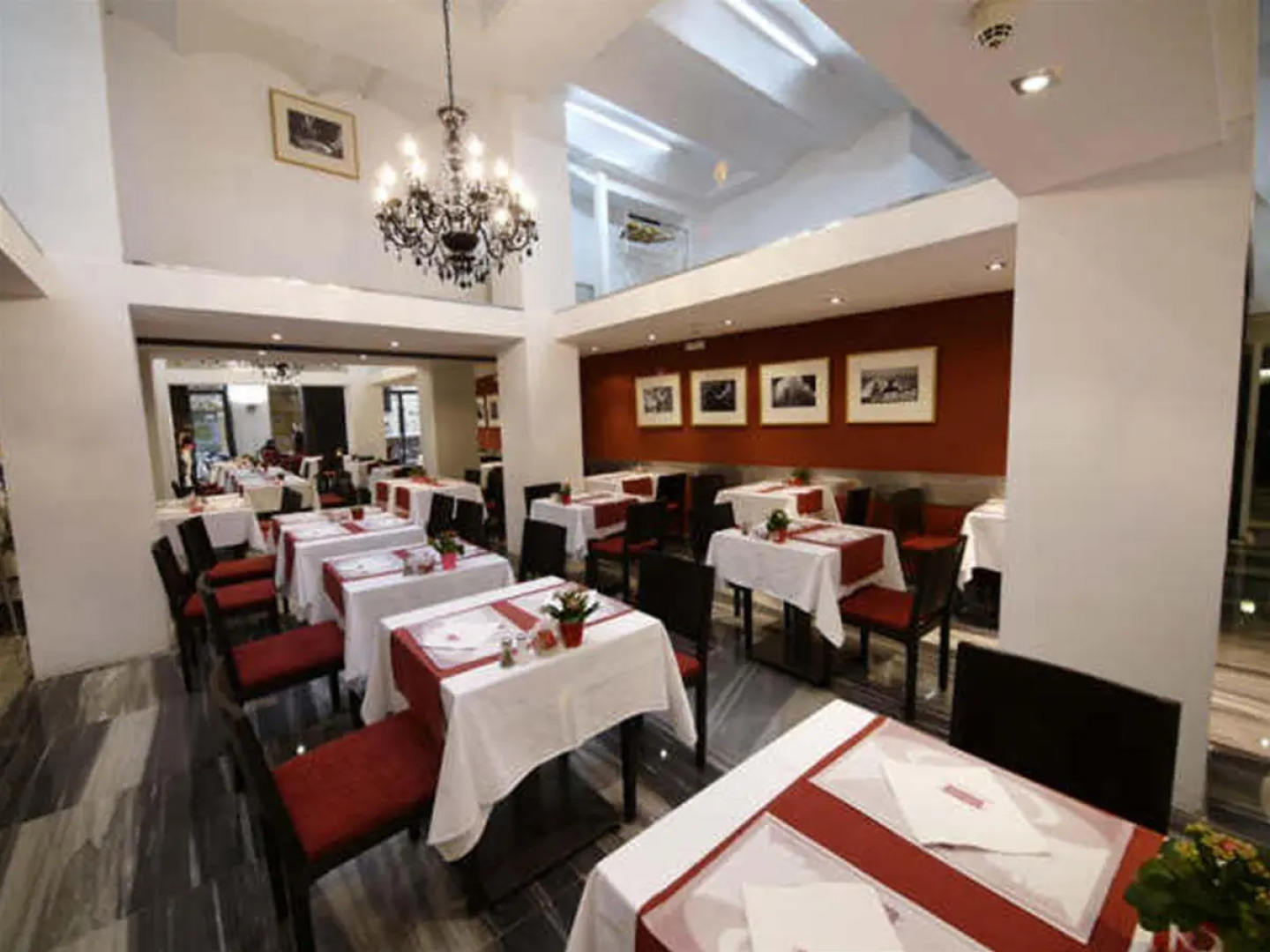 Petit Palace Plaza de la Reina