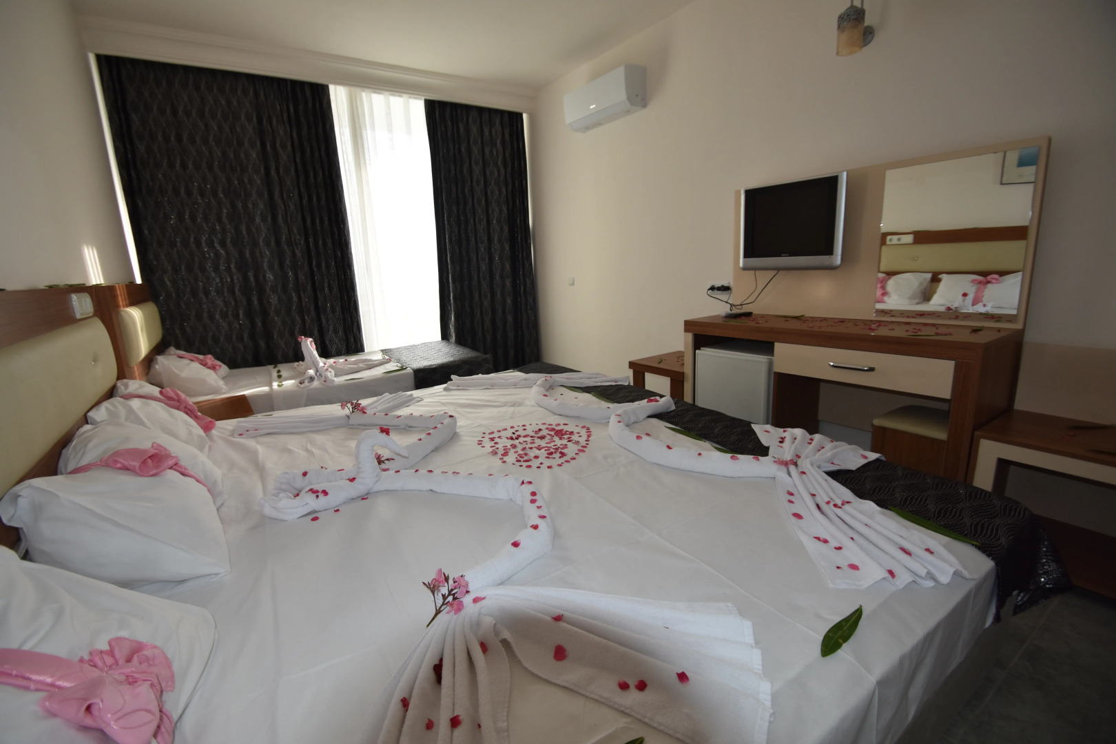 Vi̇va Beach Hotel