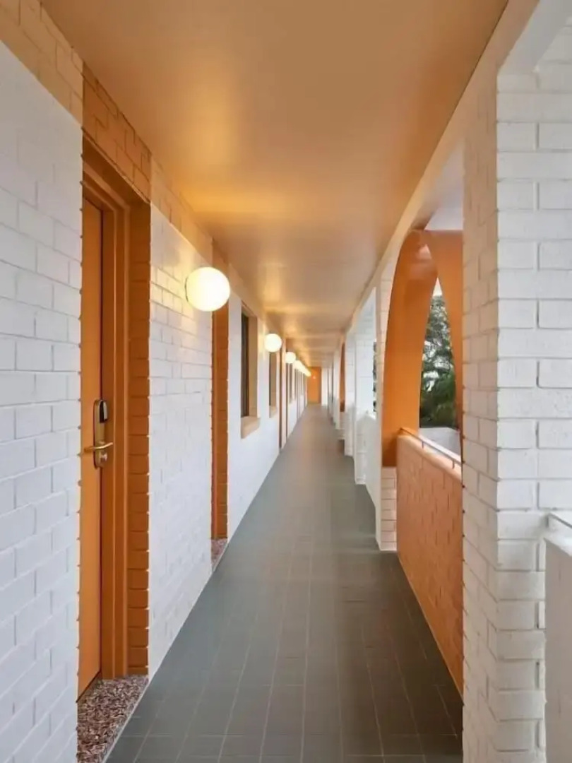 The Isla & Casita Motel