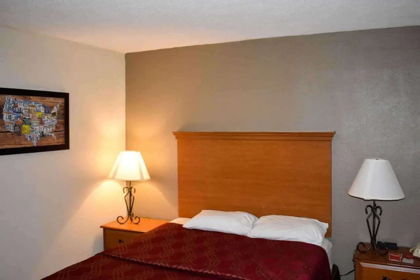 Econolodge Inn & Suites Bordentown