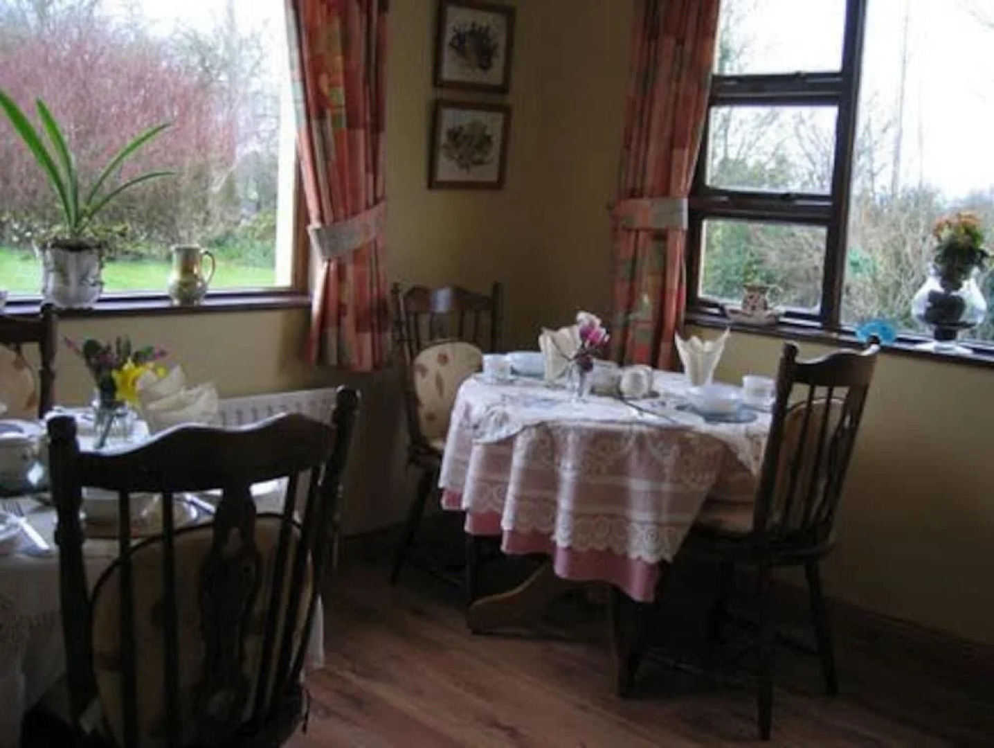 Hillcrest Country Home