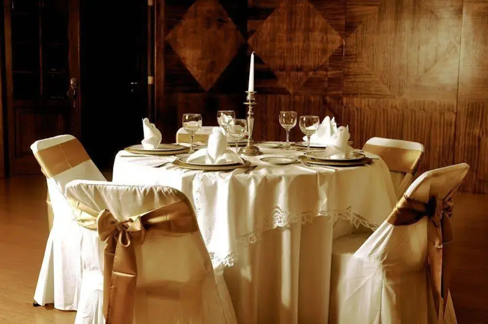 La Colina Suites Hotel