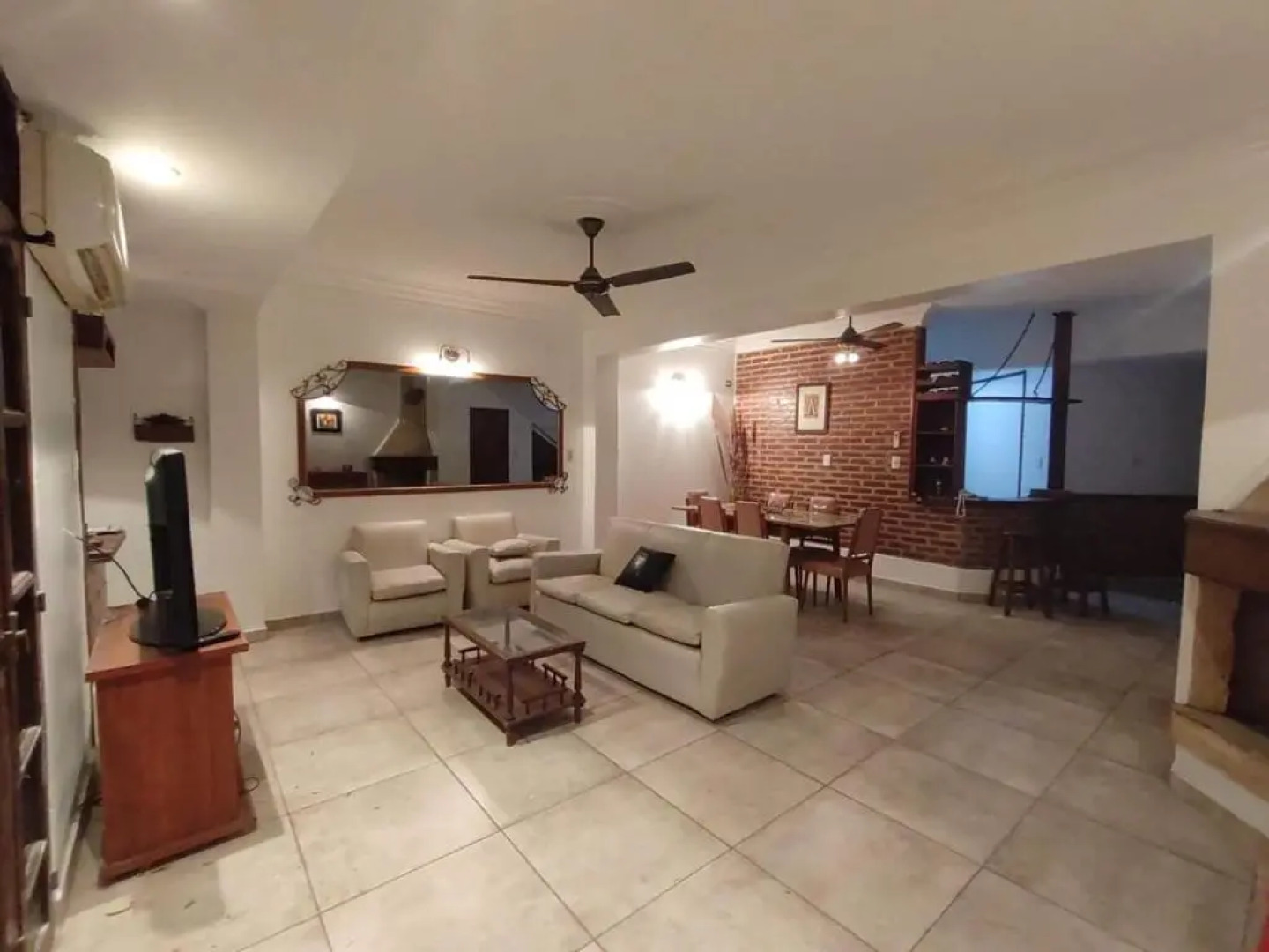 casa p/4 personas sobre av. roca con cochera