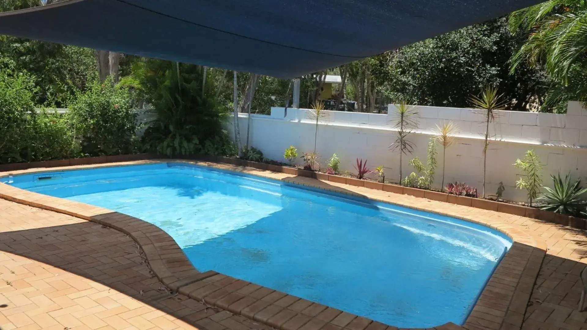 Paradise Apartments Unit 2