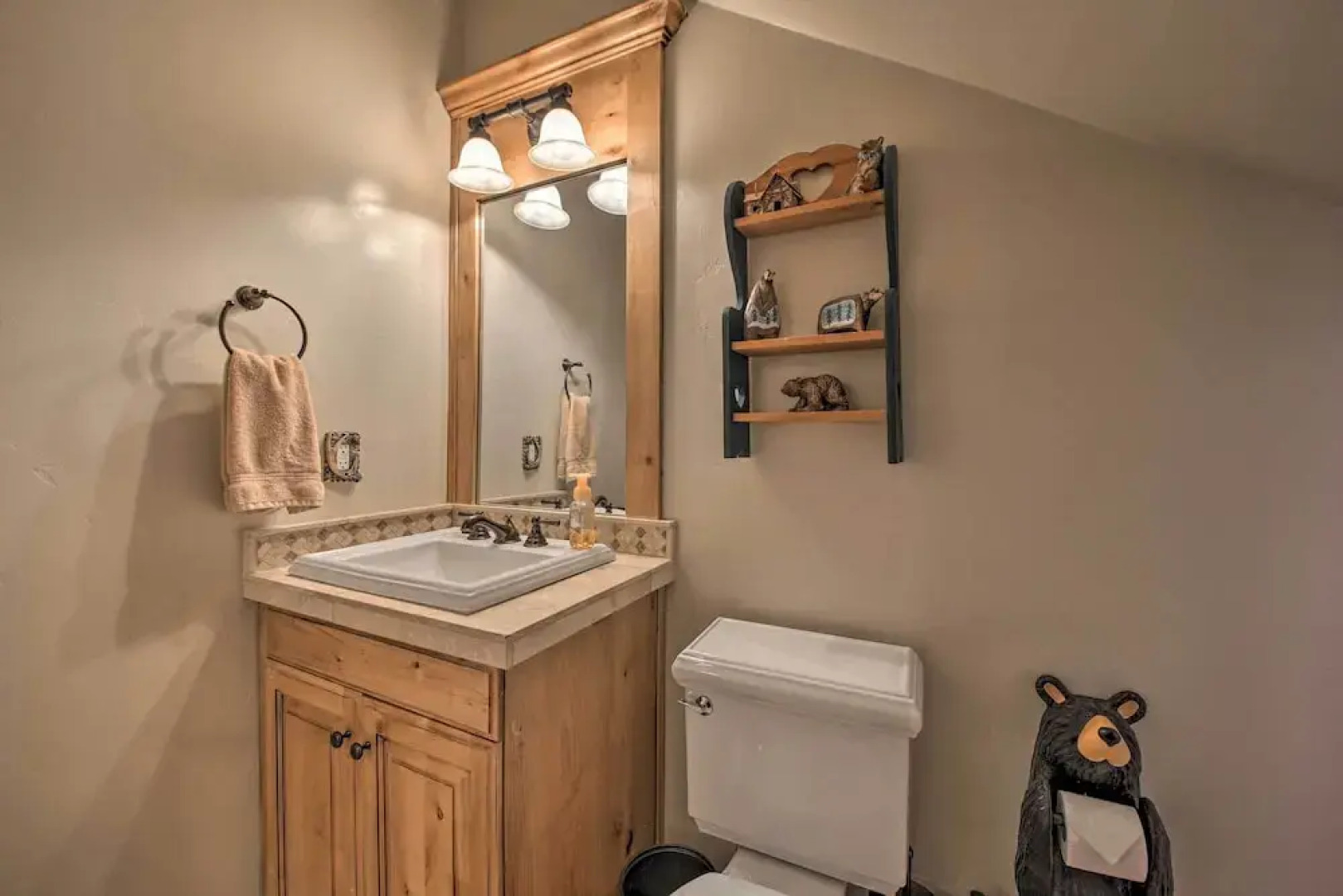 Sugar Bear Lodge w/ Game Room - 5 Mi to Village!