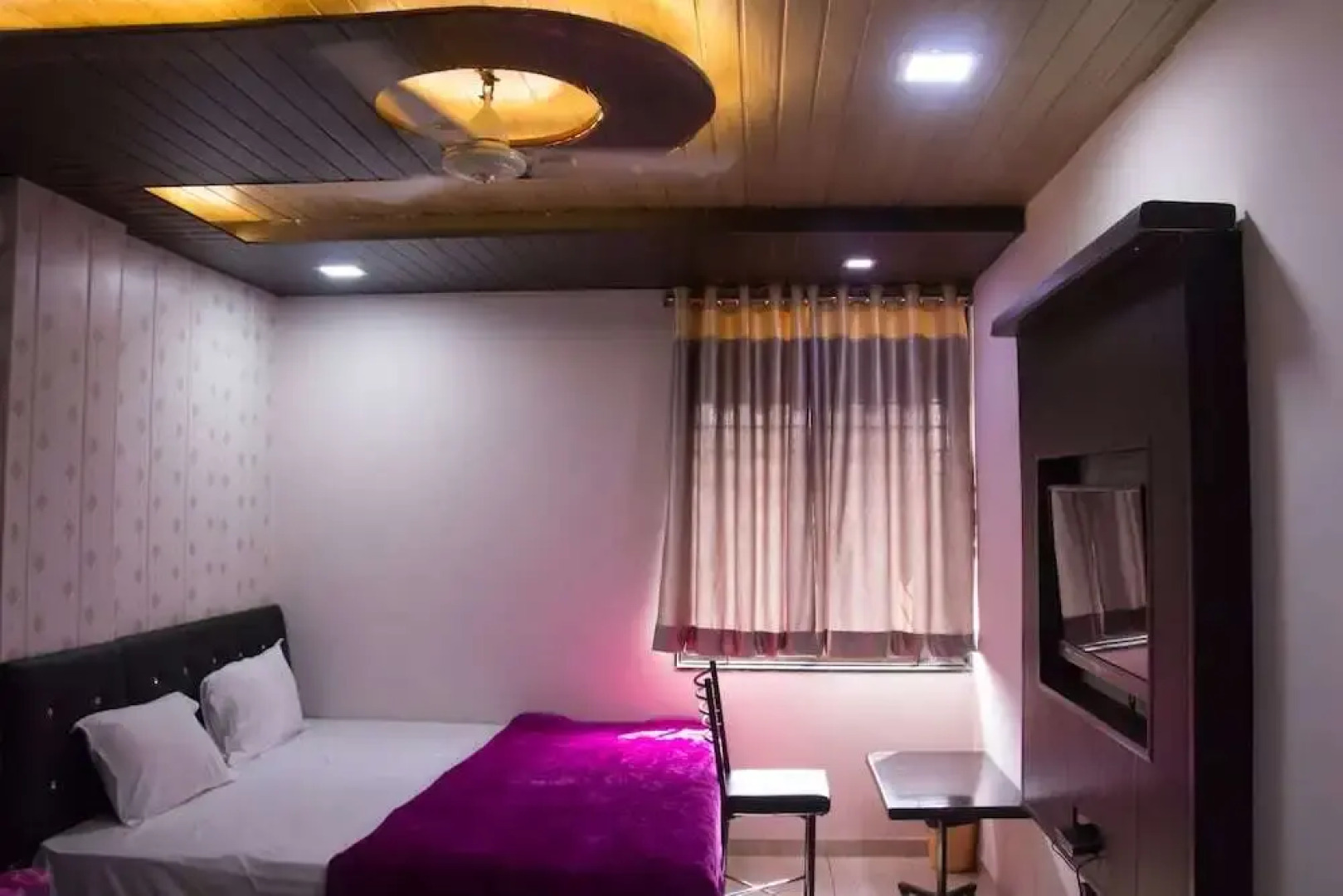 Hotel Shree Palace & Restaurant