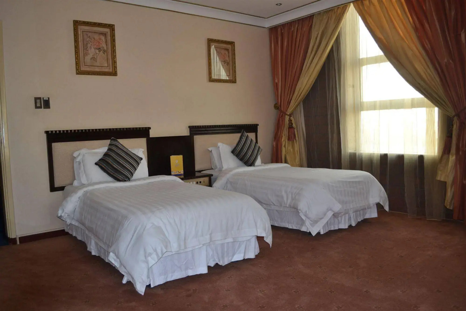 Bilqase Throne Hotel