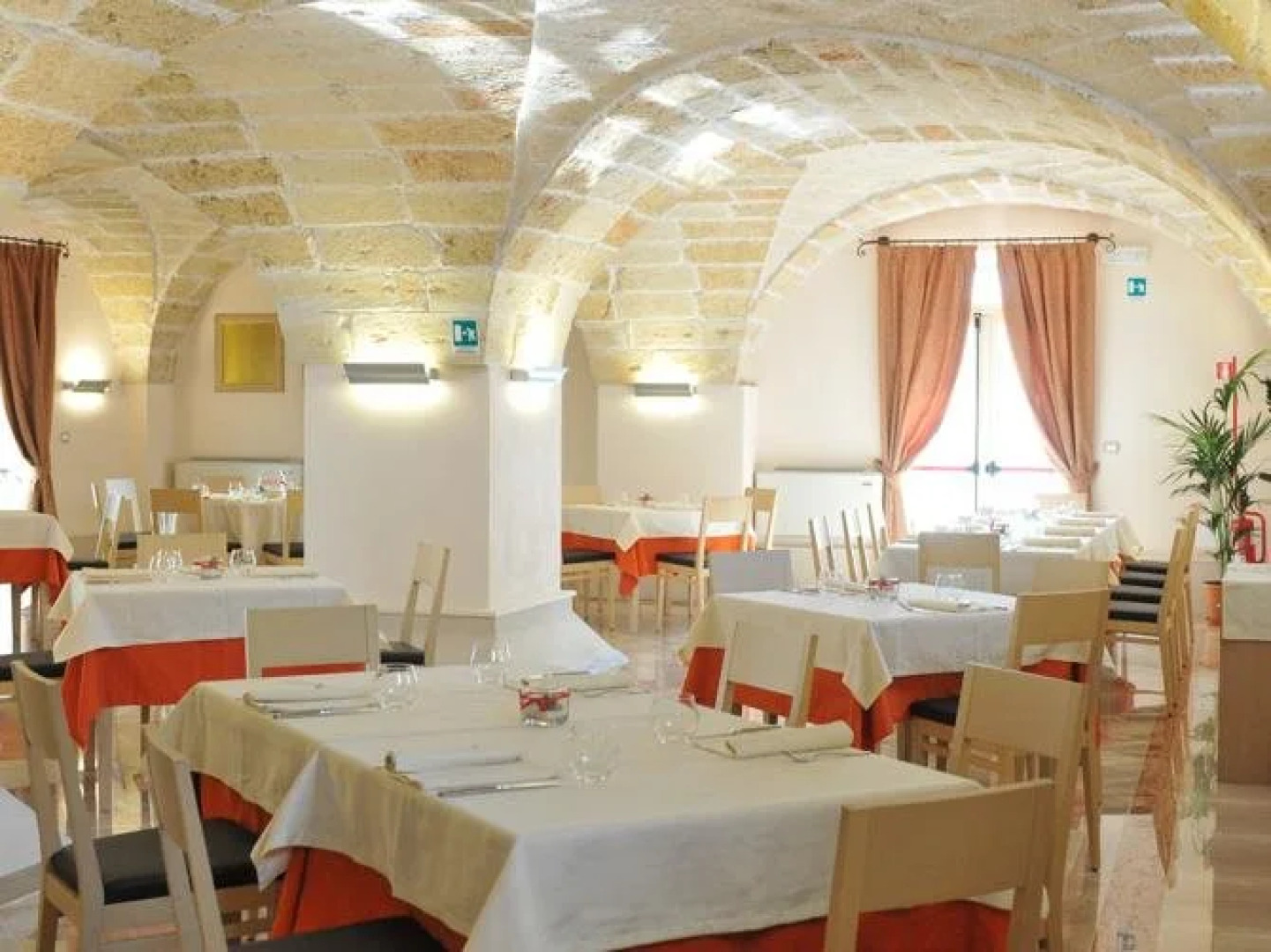 Buongusto Hotel & Restaurant