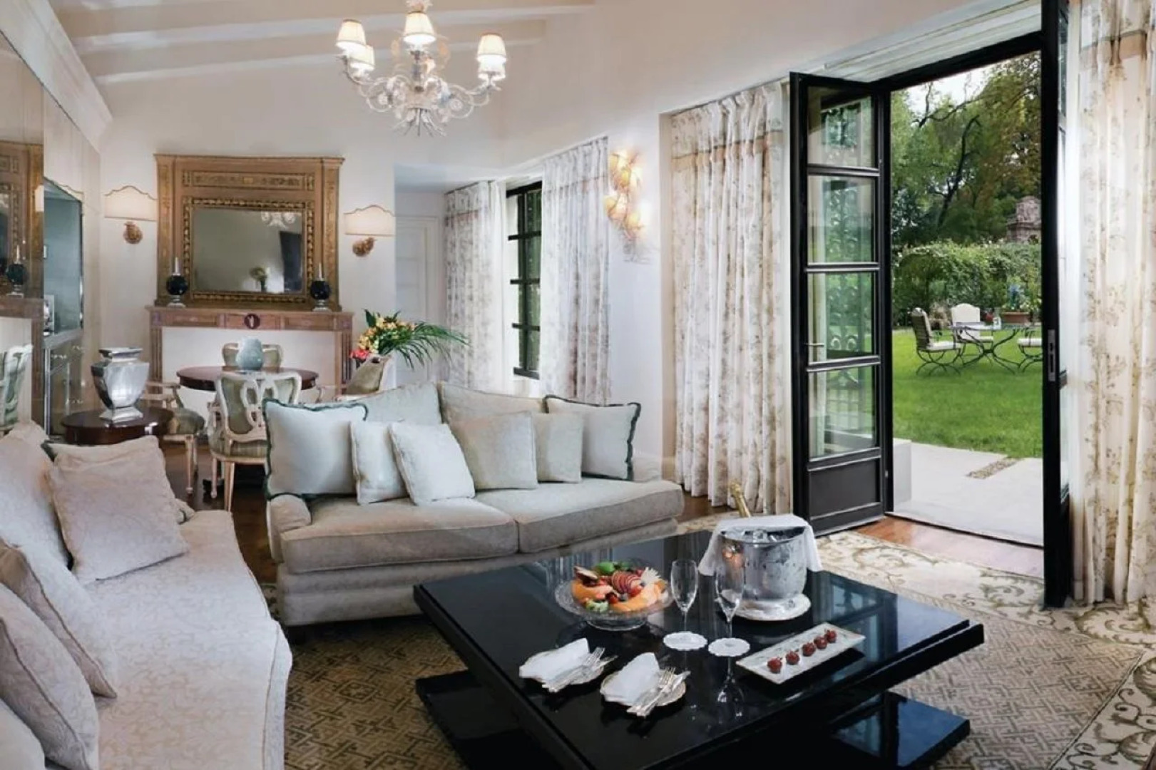 Отель Four Seasons Hotel Firenze