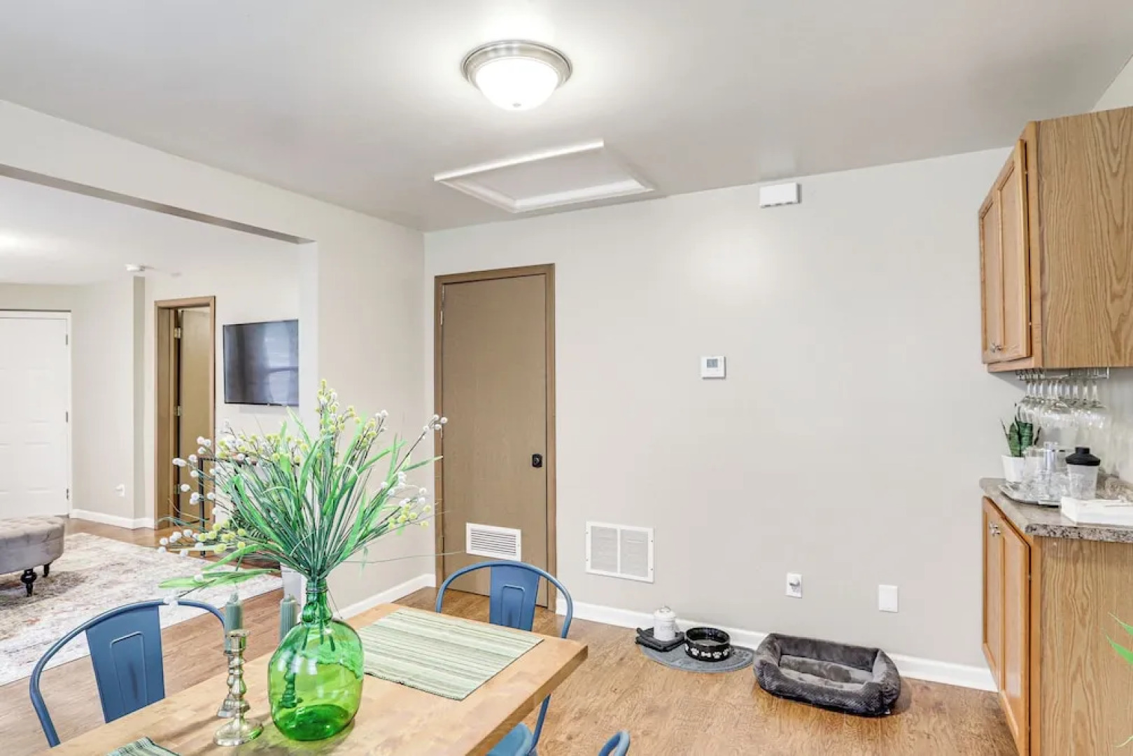 Pet-friendly Pacific Cottage Near Purina Farms!