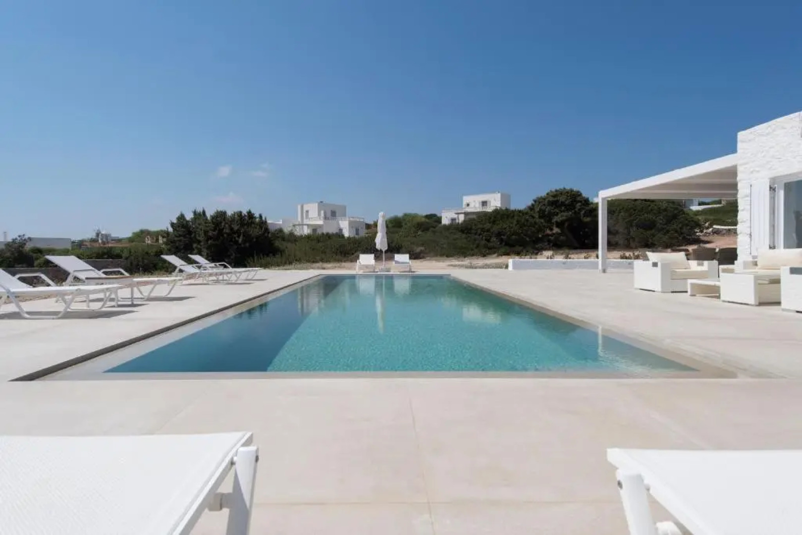 White Santa Maria Villa