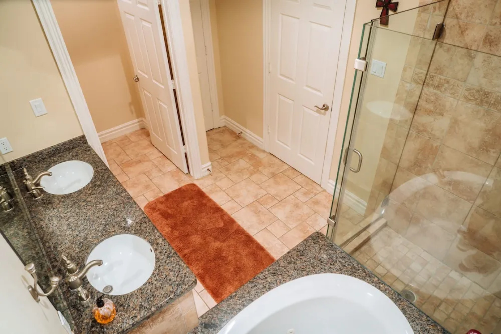 Spacious Kemah Boardwalk Townhome