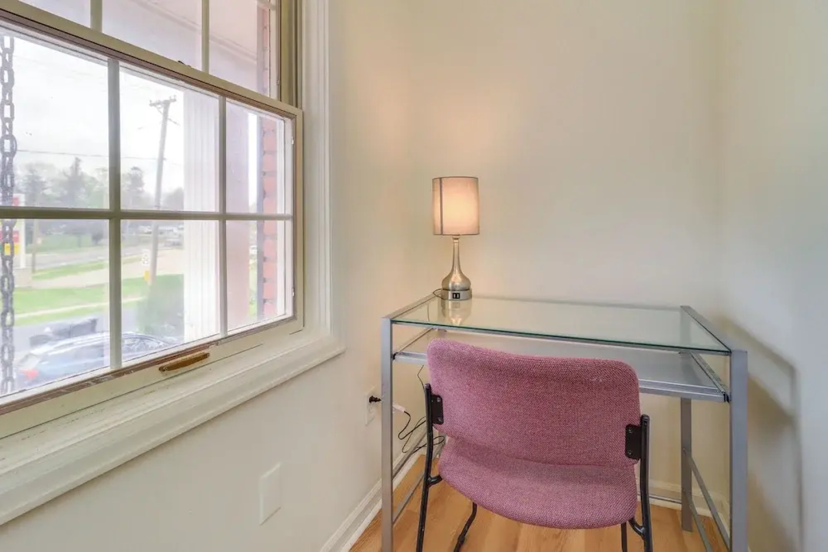 7 Mi to Downtown Toledo & Riverfront: Cozy Apt!